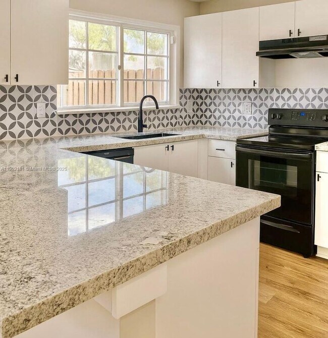 14116 SW 260th St, Homestead, FL 33032