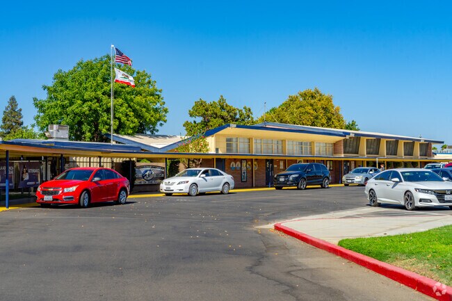 Sierra Vista Elementary supports early education for children in the Downtown area.