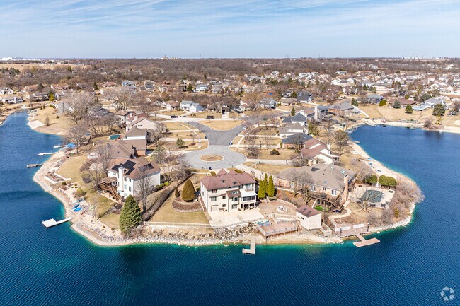 Several homes in Minooka, Illinois, have waterfront views.