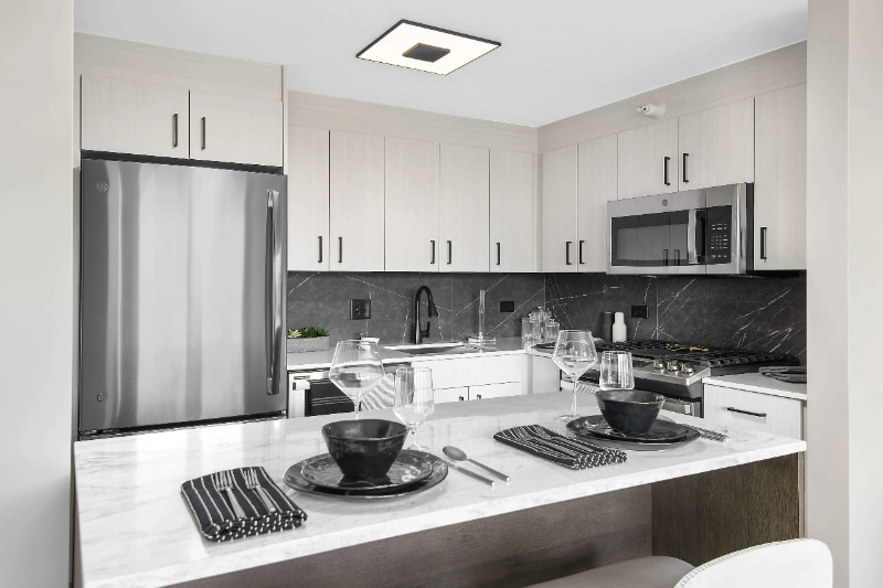 1946 W Ogden Ave, Chicago, IL 60612 - photo 1