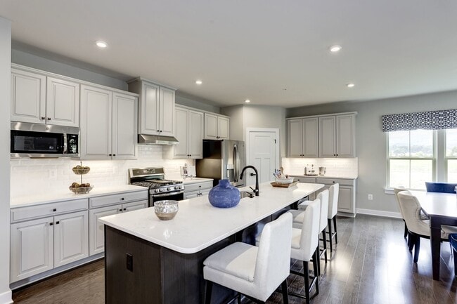 601 Tranquility Dr unit 36142200, Williamsburg, VA 23185 - photo 2