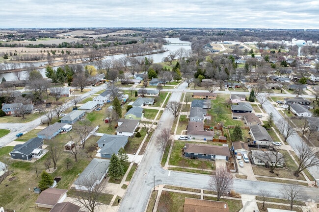 Much of Waverly is near the Cedar River, which bisects the city and downtown.