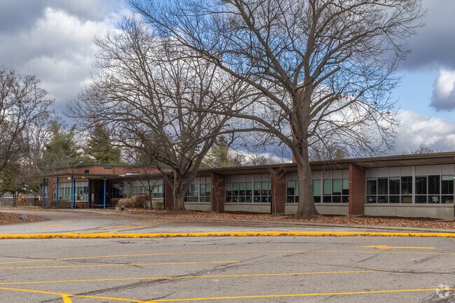 Niche gives St. Matthews Elementary School an overall B minus.