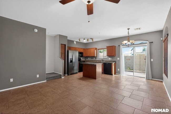 2725 E Mine Creek Rd, Phoenix, AZ 85024 - photo 6