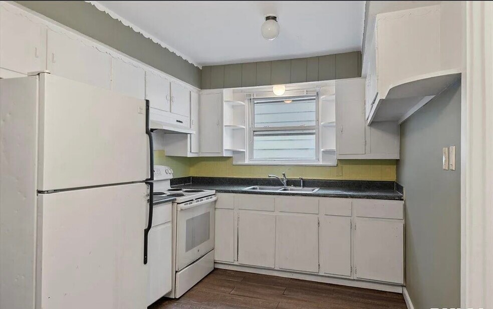 1127 N 6th St unit 2, Springfield, IL 62702 - photo 1