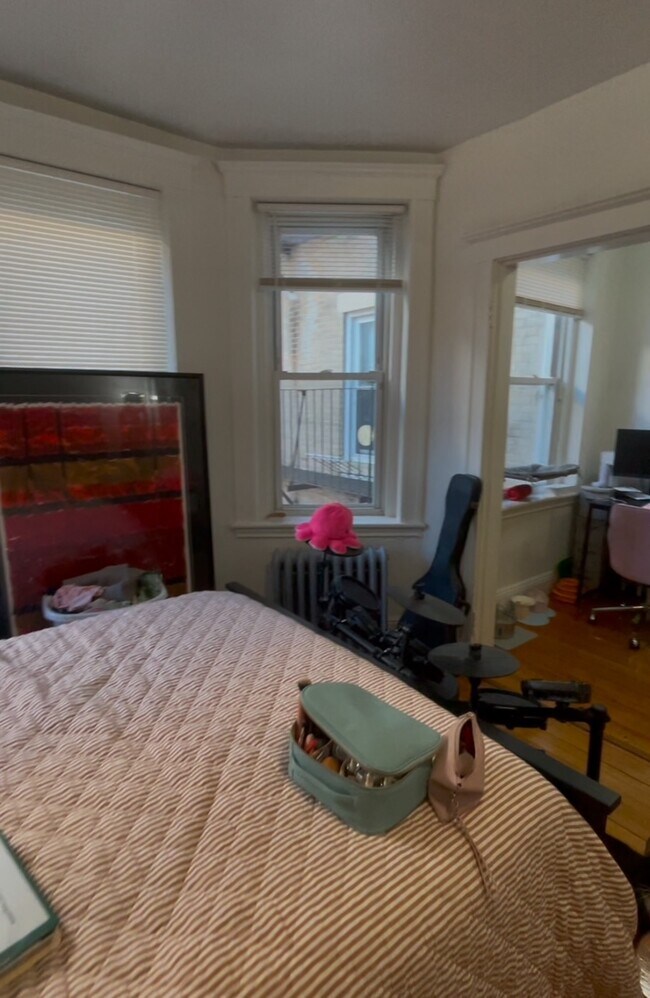 48 Queensberry St, Boston, MA 02215