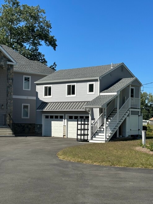16 Crescent Beach Dr, Enfield, CT 06082 - photo 1