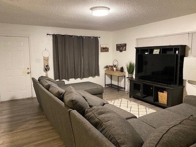 1940 Yale St, Visalia, CA 93277 - photo 1