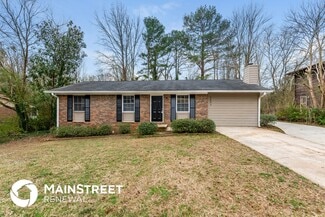 2697 Heritage Ln, Morrow, GA 30260