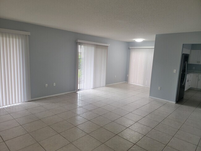 2200 Bahia Vista St unit B3, Sarasota, FL 34239 - photo 7