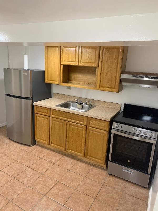 447 Elton St Unit 2, Brooklyn, NY 11208