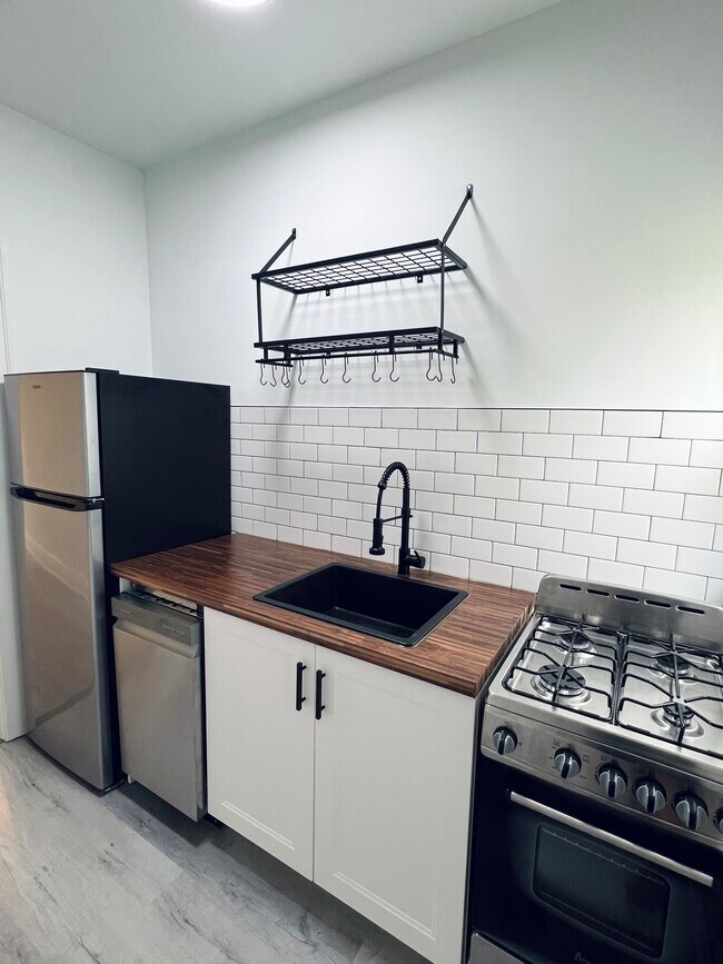 3635 Radford St unit C, Norfolk, VA 23513 - photo 7