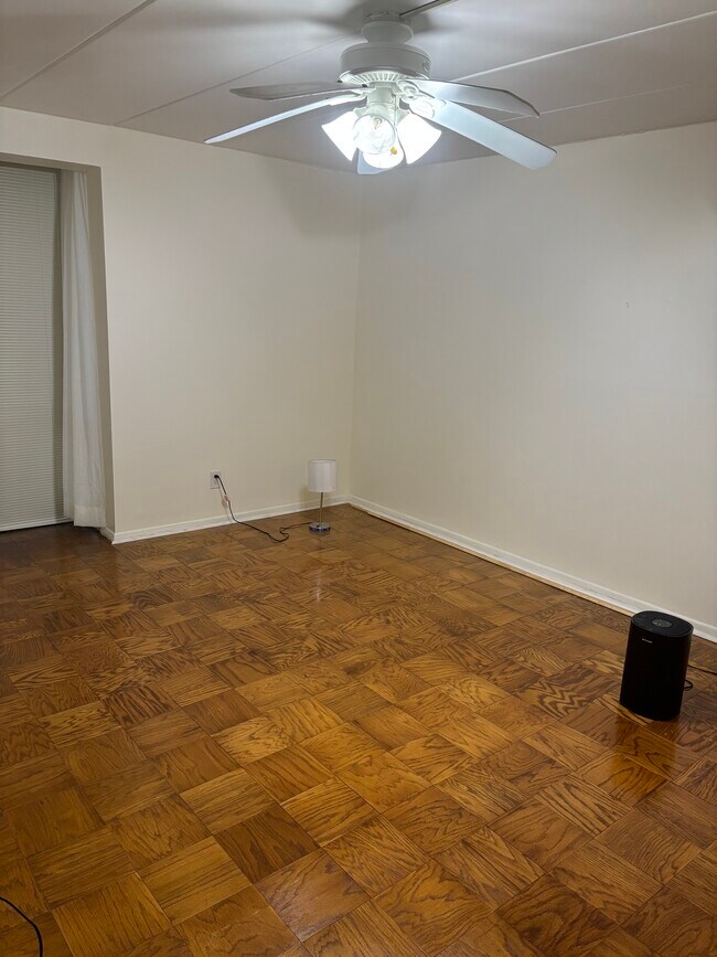 2616 Redcoat Dr unit 2-DHuntington, Alexandria, VA 22303 - photo 4