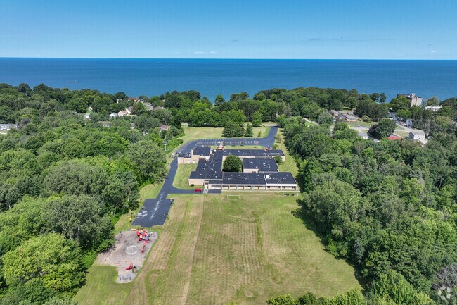 Klein Elementary School has a student-teacher ratio of 13 to 1.