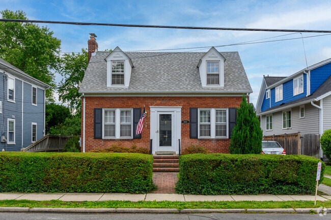 You'll find symmetrical Cape Cod homes in the Del Ray neighborhood.