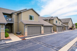 3231 E Howard Ave, St Francis, WI 53235