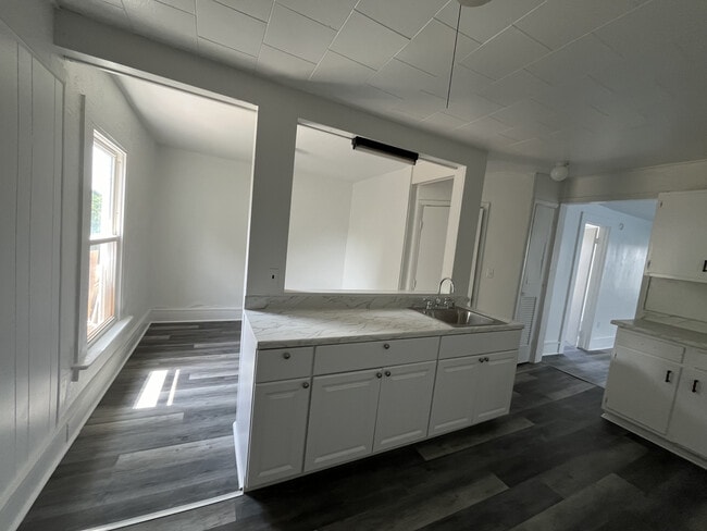 20 Livingston St unit 2, Catskill, NY 12414 - photo 4