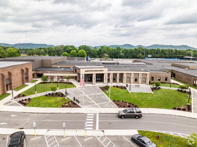 Brentwood High School has an overall Niche rating of A.