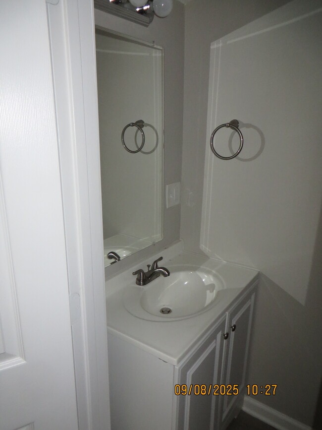 2119 Noble St, Anderson, IN 46016 - photo 7