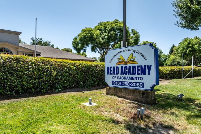 Courses in reading, writing, and literature are available at READ Academy of Sacramento.