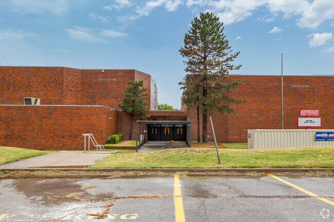 Central Jr High School is a part of the Tulsa Public School system.