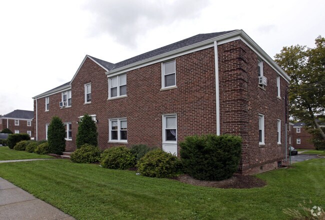 Monroe Gardens, Hillside, NJ 07205 - photo 3