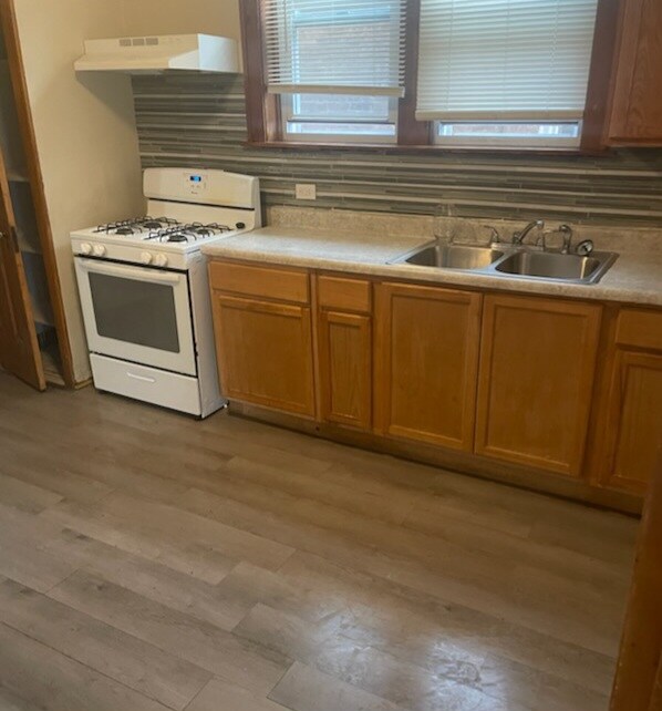 8230 S Hermitage Ave Unit 8230 South Hermitage Ave Chicago Ill, Chicago, IL 60620