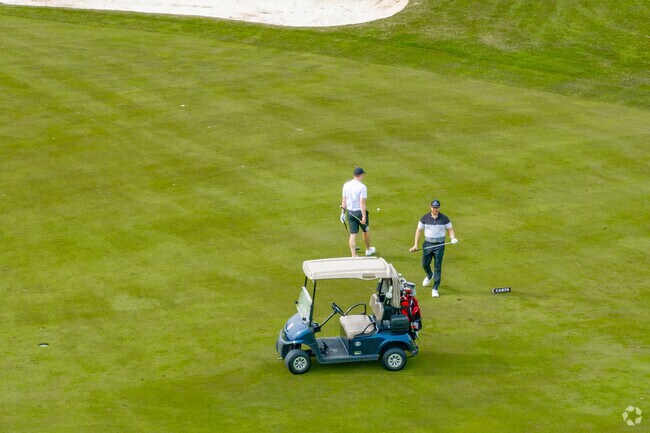 Highland Park is within driving distance to Longvue Golf Club.