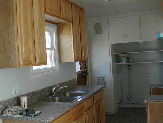 654 Loranne Ave, Pomona, CA 91767 - photo 6