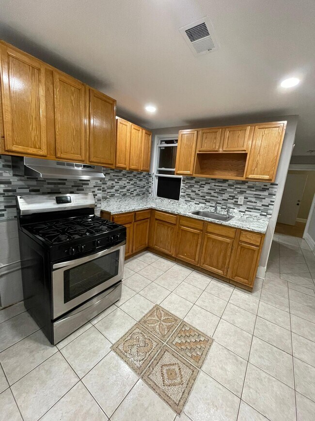 329 Elizabeth Ave Unit 3, Newark, NJ 07112