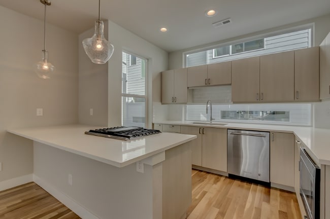 1908 Hooker St, Denver, CO 80204 - photo 4