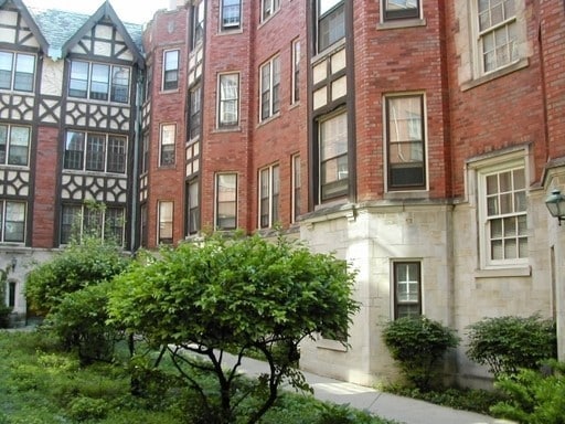 1639 W Touhy Ave unit 21-2S, Chicago, IL 60626 - photo 1