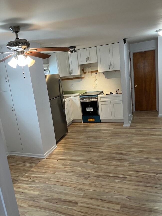 43 Sycamore St unit 2, Albany, NY 12208 - photo 2