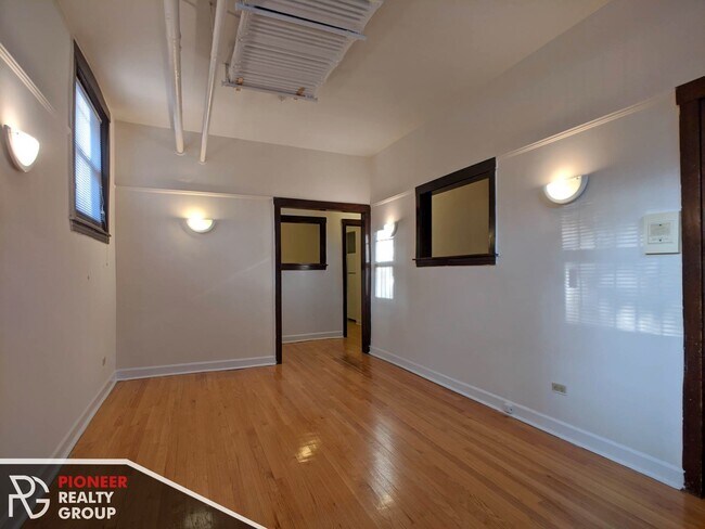 820 W Waveland Ave unit 816-13, Chicago, IL 60613 - photo 3