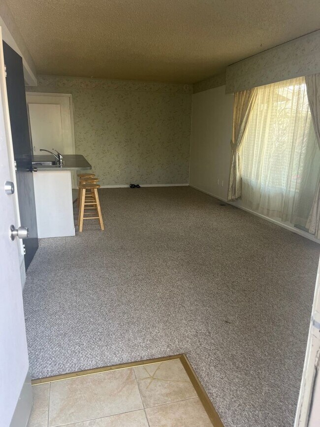 638 Gilcrest Rd, Colorado Springs, CO 80906 - photo 6