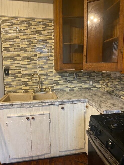 26 Park Place unit 1, Schenectady, NY 12305 - photo 1