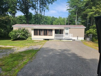 3 Nason Dr, Winthrop, ME 04364