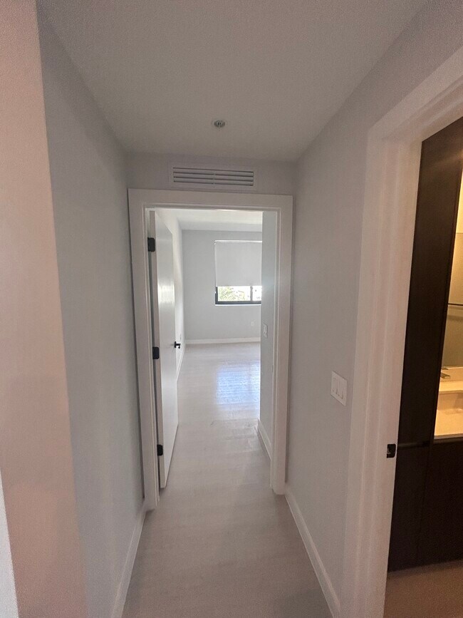 110 NW 14th Ave unit B5, Dania, FL 33004 - photo 4