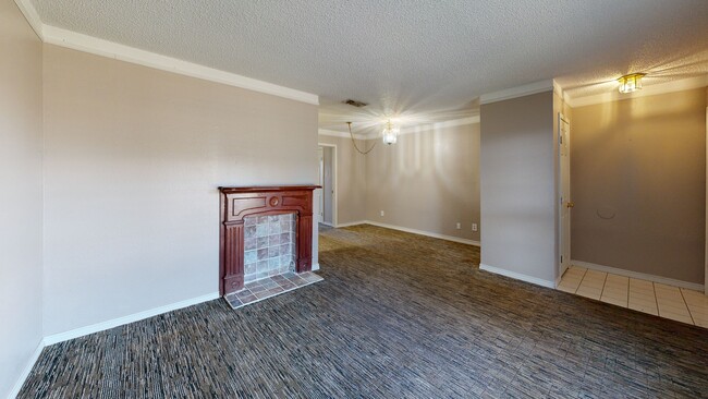 6801 Camden Ln, Groves, TX 77619 - photo 2