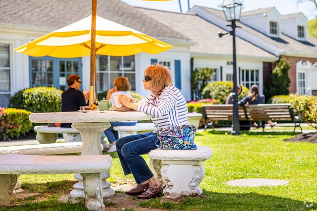 Enjoy lunch from Crazy Beans 
outside at the Stony Brook Village Center.