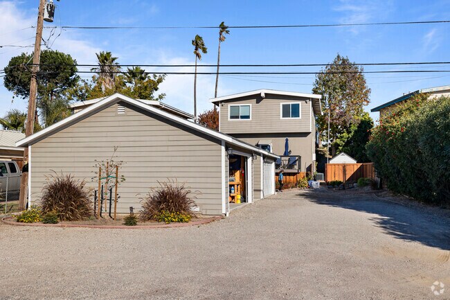 Garage space is abundant in Bethel Island.