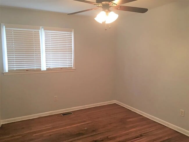 407 Collins Ave, Centerville, GA 31028 - photo 5