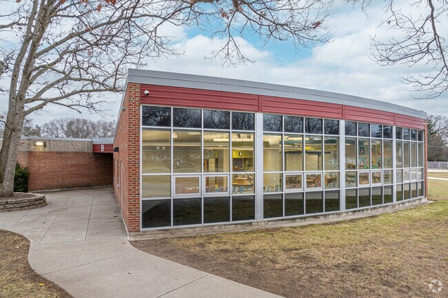 Glenwood Elementary School, building.