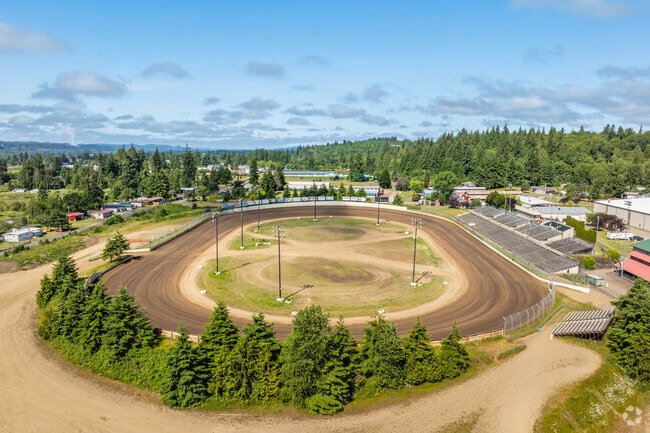 The Grays Harbor Raceway is a 3/8-mile oval track in Elma that hosts races occasionally.