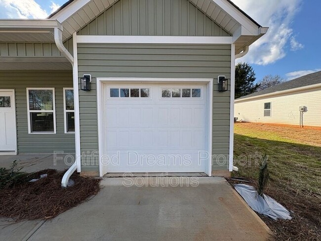 3121 Chapel St, Walkertown, NC 27051 - photo 2