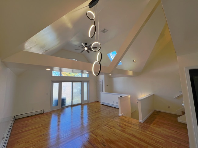 25016 41st Rd unit 2, Little Neck, NY 11363 - photo 2