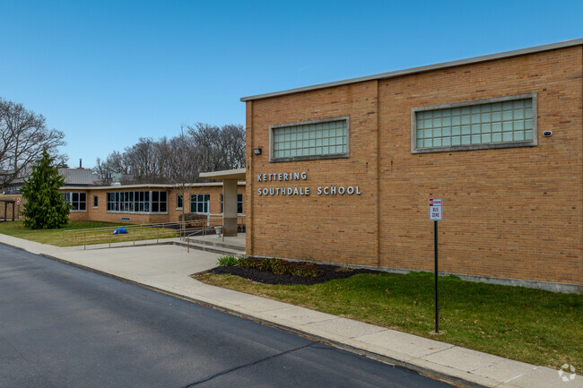 Southdale Elementary School has a student to teacher ratio of 18 to 1.