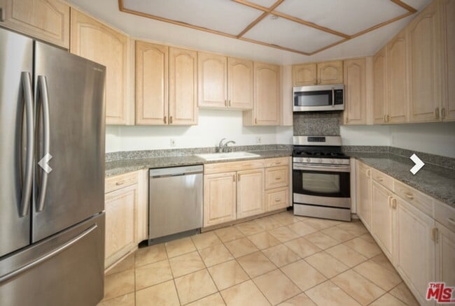 8349 Blackburn Ave unit 102, Los Angeles, CA 90048 - photo 5