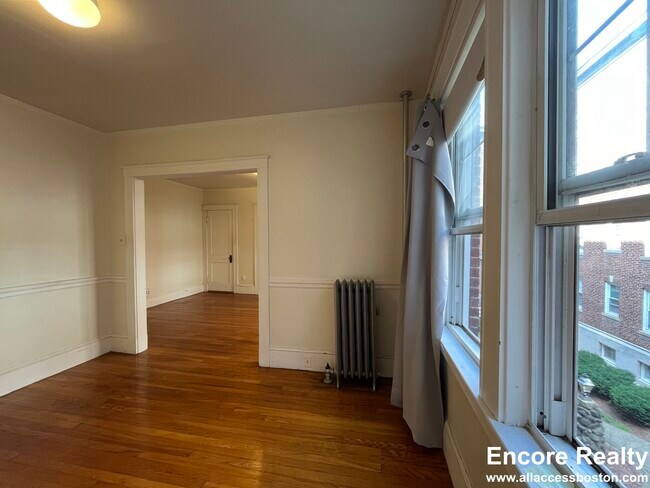 157 Summer St unit 6F, Somerville, MA 02143 - photo 3
