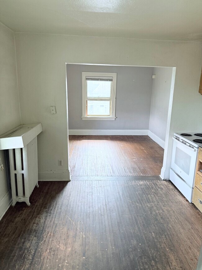 430 E Jefferson St Unit Jefferson 3, Iowa City, IA 52245